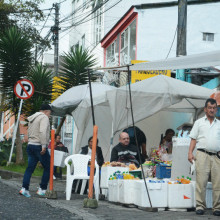 Negocios en el barrio Versalles de Manizales invaden el espacio público en la calle 51
