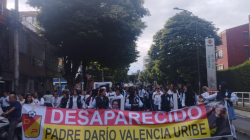 Tres meses sin el padre Darío Valencia: marchan por respuestas y justicia en Pereira