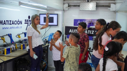 Niños y jóvenes de vereda de Chinchiná rodaron su imaginación con inteligencia artificial