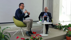 El exministro de Salud Alejandro Gaviria participa en conversatorio del Hospital de Caldas