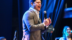 ¡Feliz cumpleaños, Manizales! Celebración con el toque salsero del cubano Rey Ruiz