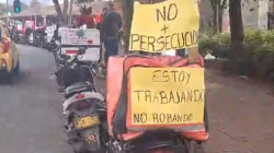 Fila de motos en avenida de Manizales: domiciliarios de Rappi protestan contra la Alcaldía