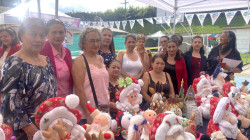 Adultas mayores del barrio La Enea de Manizales le ponen creatividad a la Navidad