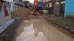 El camión de basura patinaba y camionetas se atoraban: mejoran vías olvidadas de Manizales