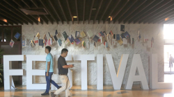 Carlos Vives reivindica el valor de la hispanidad y su herencia en el Hay Festival