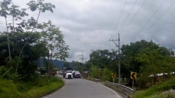 Después de 2 días se restableció el paso en la vía Risaralda - Chocó interrumpido por bus atravesado