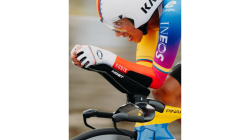 El colombiano Egan Bernal estará mando del Ineos con "motivación y confianza" en la Vuelta a España 2025