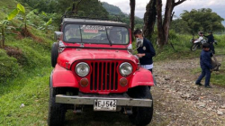 Una empresa le cedió el contrato a otra, y ya los estudiantes tienen transporte escolar en municipio de Caldas