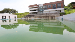 Centro Internacional de Aguas Abiertas de Chinchiná en Caldas: cerrado y a la espera de que lo terminen