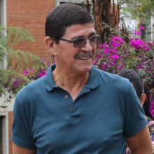 Video: la fiebre por Mario Mendoza se toma la Universidad de Caldas, así reciben al escritor en Manizales Jesús Alberto Bermúdez Zuluaga, 71 años