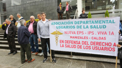 Usuarios de Nueva EPS exigen soluciones tras cierre de servicios en Manizales, esto alegaron en su sede