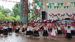 Este reconocido colegio en Manizales sacó su alegría y la compartió con estudiantes, profes, padres y todos