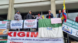 Se levanta paro de administrativos de la educación, acuerdo con el Gobierno nacional; reabren el Ministerio