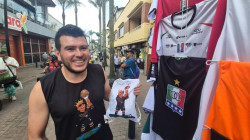 "Gracias a Dayro Moreno me pude ir a Ecuador": la 'dayromanía' mueve millones en el comercio de Manizales