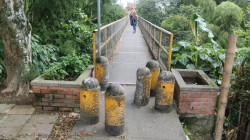 Puente en riesgo: estructura podría colapsar por falta de mantenimiento: comunidad exige atención urgente