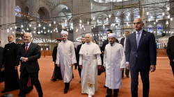 El papa León XIV lamenta el uso de la religión para justificar guerras, en misa en Estambul con 4.000 fieles