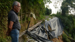 A habitantes de esta vereda de Manizales les llegó la Navidad sin vía: 8 meses con el daño y piden solución  