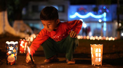 Colombia enciende la Navidad con luces, deseos y fiestas en la Noche de Velitas