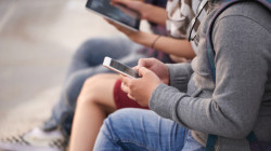 ¿El celular daña los ojos?: nuevos estudios revelan la verdad detrás de la salud visual, lea recomendaciones