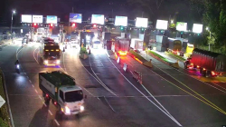 Dos civiles muertos y dos policías heridos deja la explosión de una granada cerca de un peaje