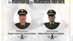 Dos policías mueren en un ataque con explosivos en Cali: las autoridades verifican la zona del atentado