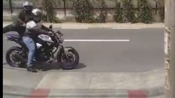 Video: en moto intentaron atracar a un ciudadano en Manizales, comunidad fue vital para evitarlo
