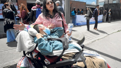 Cuidadoras ponen rostro a crisis de la salud, agravada por falta de medicinas