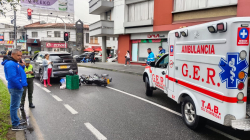 Chocaron moto y carro en avenida de Manizales