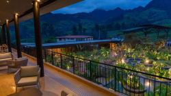 "O nos sentamos a llorar o a trabajar, esto es un trabajo de todos", dice representante de Termales El Otoño 