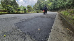 Fortalecer el plan de reparcheo y de tapar huecos en las vías de Caldas: meta de Promueve Más para este 2026