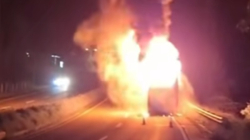 En vía que conecta a dos capitales del Eje Cafetero se incendió un bus de servicio público 