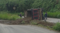 Una volqueta se accidentó en vía del Centrosur de Caldas