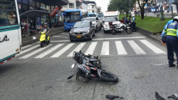 Extranjera resultó arrollada por una moto en Manizales