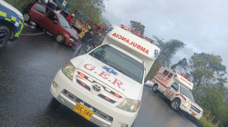 Accidente en la vía Manizales - Bogotá deja 4 lesionados, incluida una menor: carro chocó con tractocamión
