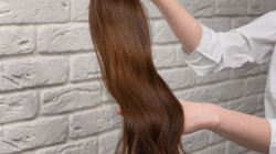 Extensiones de pelo: el peligro oculto de sustancias químicas y riesgo de cáncer