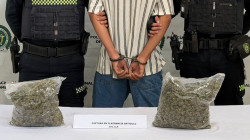 Dijo que era ropa: sorprenden a un estudiante con casi 10 kilos de marihuana dentro de un colegio en Caldas