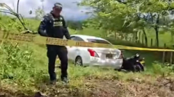 Trágico accidente de tránsito en vías del Eje Cafetero: motociclista murió luego de chocar contra carro