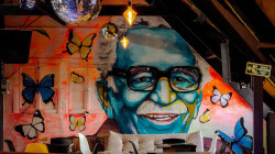 Celebre San Valentín practicando inglés en un bar de Manizales 