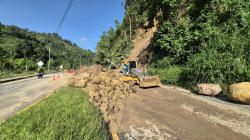 Cierre en la vía Panamericana: evalúan daños tras derrumbe en Manizales, hay un sentido habilitado