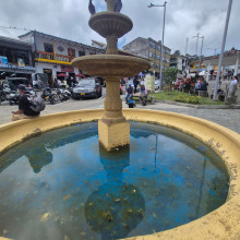 Fuente del parque de Neira, en mal estado.