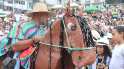 El oriente de Caldas no olvida: así se vivió el encuentro de caballos de palo con homenaje a Yeison Jiménez