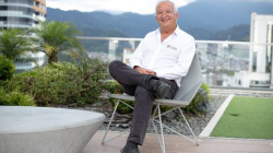 El hombre que se enamoró de la educación, estuvo 12 años al frente de prestigiosa fundación; vea su reemplazo