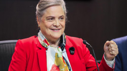 Exalcaldesa de Bogotá Clara López renuncia a candidatura presidencial para apoyar a Cepeda