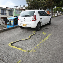 Los huecos representan peligro en las calles de la Sultana