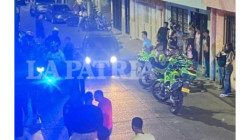 Atacan a mujer a cuchillo: víctima se lanza desde ventana para escapar de agresión de su pareja