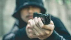 Un hombre con antecedentes amenazó a una mujer y fue atrapado con un arma artesanal en Manizales