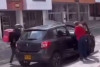 Video: domiciliario en Manizales agarró a puñal llantas de un carro en Palermo