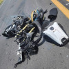 Tras chocar contra un carro, la moto quedó en tres pedazos: ¿dónde fue?