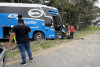 Al menos seis muertos deja un accidente de tránsito en Tolima: un bus se volcó en una carretera